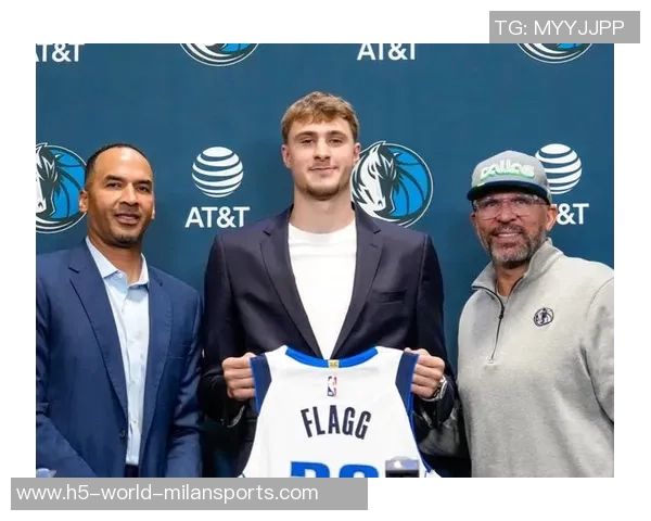 独行侠官推分享明星球员登机合影浓眉克莱弗拉格拉塞尔齐聚一堂 独行侠官推分享明星球员登机合影浓眉克莱弗拉格拉塞尔齐聚一堂