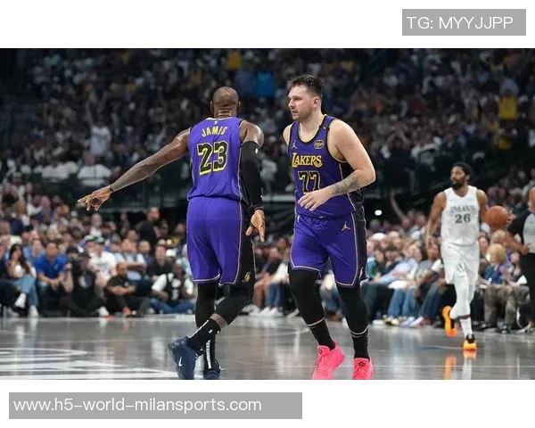 里夫斯谈与詹姆斯东契奇共打球的责任感与自我期许