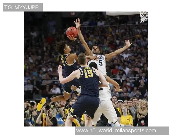 NCAA季前赛明年状元热门达林彼得森上半场狂砍24分全场贡献26分表现抢眼