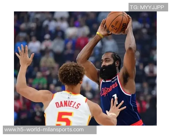 快船今日训练精彩瞬间小卡持球卢指导跑位哈登投篮比尔运球展现默契