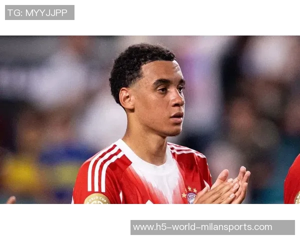 穆西亚拉即将回归拜仁合练今日进行单独训练状态良好